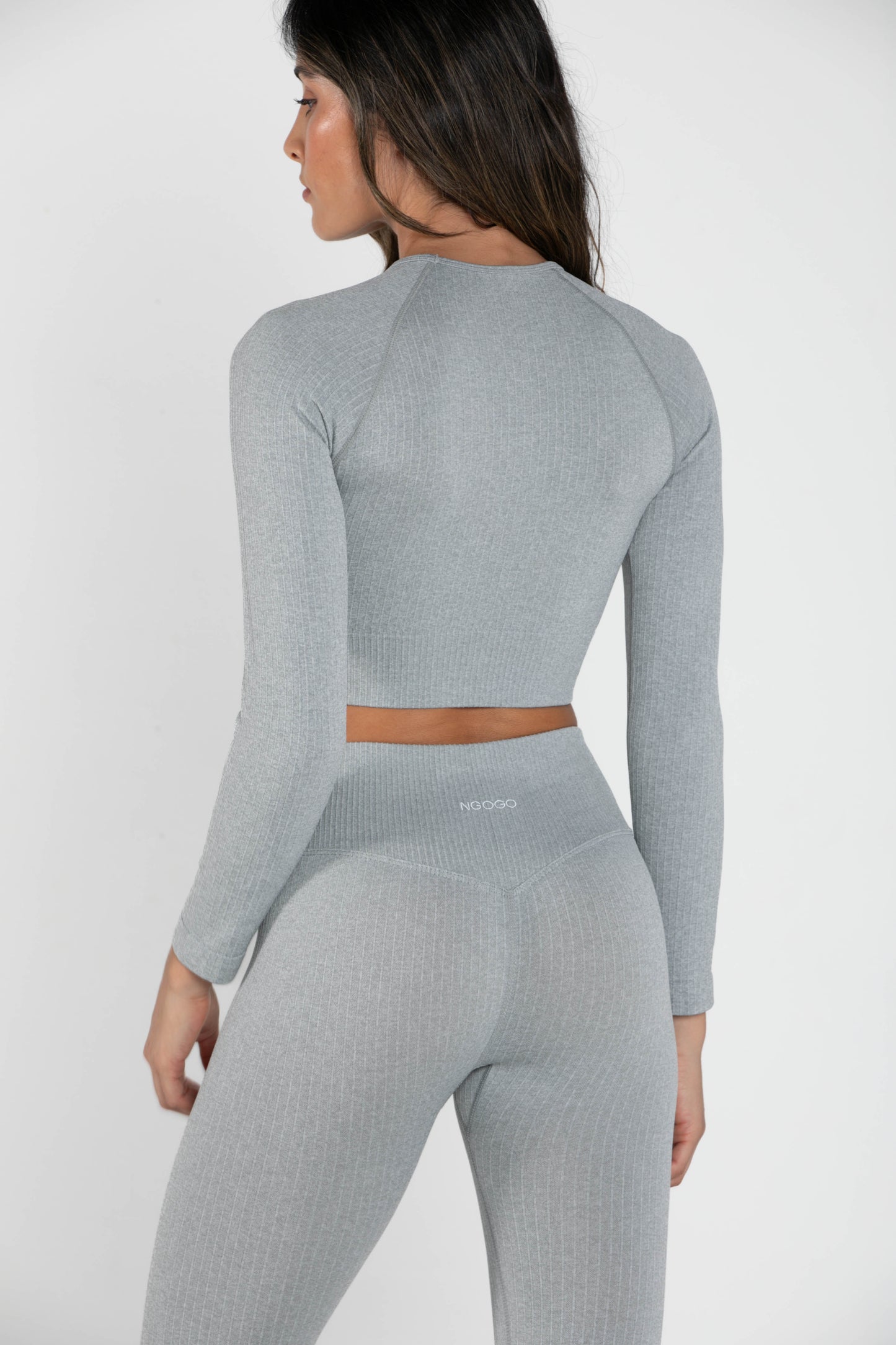 Bloom - Long-Sleeved Crop Top - Grey